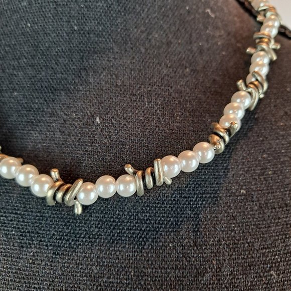 Faux Pearl Necklace - Picture 2 of 3